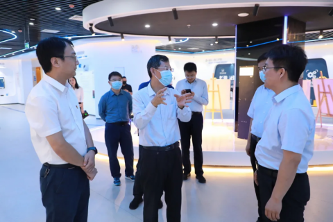 資訊丨河南省政府研究室副主任韓聯(lián)偉一行蒞臨設計城參觀調(diào)研