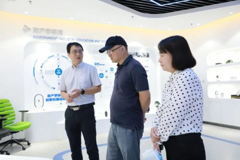焦作市文化廣電和旅游局副局長(zhǎng)李建陽一行蒞臨設(shè)計(jì)城參觀調(diào)研